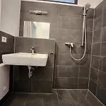 דירה - Komfortable Einzelzimmer Und Doppelzimmer - Moderne Badezimmer, Schnelles Wlan, Self-check-in בילפלד