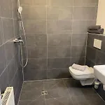 - Komfortable Einzelzimmer Und Doppelzimmer - Moderne Badezimmer, Schnelles Wlan, Self-check-in