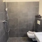 דירה - Komfortable Einzelzimmer Und Doppelzimmer - Moderne Badezimmer, Schnelles Wlan, Self-check-in בילפלד