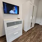 アパート - Komfortable Einzelzimmer Und Doppelzimmer - Moderne Badezimmer, Schnelles Wlan, Self-check-in *