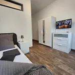 - Komfortable Einzelzimmer Und Doppelzimmer - Moderne Badezimmer, Schnelles Wlan, Self-check-in アパート ビーレフェルト