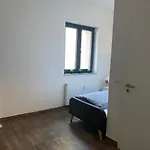 דירה - Komfortable Einzelzimmer Und Doppelzimmer - Moderne Badezimmer, Schnelles Wlan, Self-check-in