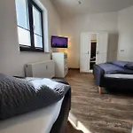 דירה - Komfortable Einzelzimmer Und Doppelzimmer - Moderne Badezimmer, Schnelles Wlan, Self-check-in