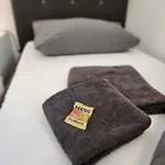 - Komfortable Einzelzimmer Und Doppelzimmer - Moderne Badezimmer, Schnelles Wlan, Self-check-in *