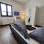 - Komfortable Einzelzimmer Und Doppelzimmer - Moderne Badezimmer, Schnelles Wlan, Self-check-in *
