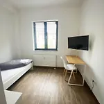 - Komfortable Einzelzimmer Und Doppelzimmer - Moderne Badezimmer, Schnelles Wlan, Self-check-in דירה בילפלד