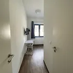 דירה - Komfortable Einzelzimmer Und Doppelzimmer - Moderne Badezimmer, Schnelles Wlan, Self-check-in
