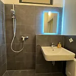- Komfortable Einzelzimmer Und Doppelzimmer - Moderne Badezimmer, Schnelles Wlan, Self-check-in