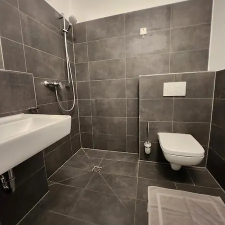 - Komfortable Einzelzimmer Und Doppelzimmer - Moderne Badezimmer, Schnelles Wlan, Self-check-in Bielefeld