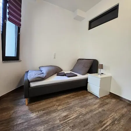 Appartement - Komfortable Einzelzimmer Und Doppelzimmer - Moderne Badezimmer, Schnelles Wlan, Self-check-in *