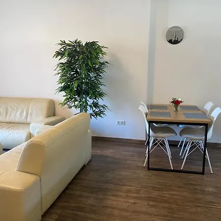 דירה - Komfortable Einzelzimmer Und Doppelzimmer - Moderne Badezimmer, Schnelles Wlan, Self-check-in *