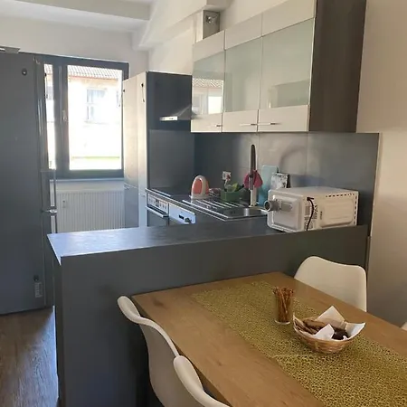Appartement - Komfortable Einzelzimmer Und Doppelzimmer - Moderne Badezimmer, Schnelles Wlan, Self-check-in *