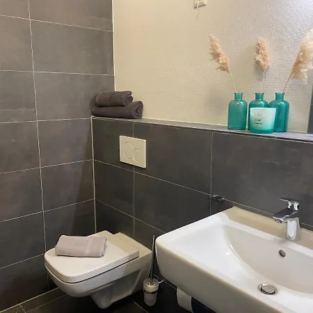 - Komfortable Einzelzimmer Und Doppelzimmer - Moderne Badezimmer, Schnelles Wlan, Self-check-in *