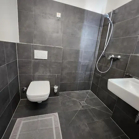 - Komfortable Einzelzimmer Und Doppelzimmer - Moderne Badezimmer, Schnelles Wlan, Self-check-in Daire Bielefeld