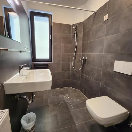 Apartment Business-&monteurzimmer - Komfortable Einzel- Und Doppelzimmer - Eigenes Modernes Badezimmer, Schnelles Wlan, Self-check-in