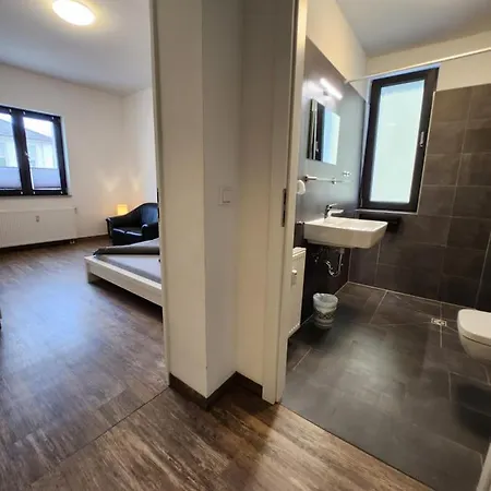 - Komfortable Einzelzimmer Und Doppelzimmer - Moderne Badezimmer, Schnelles Wlan, Self-check-in *
