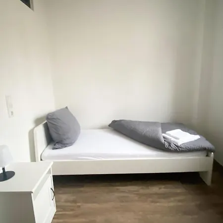 - Komfortable Einzelzimmer Und Doppelzimmer - Moderne Badezimmer, Schnelles Wlan, Self-check-in דירה בילפלד