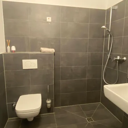 - Komfortable Einzelzimmer Und Doppelzimmer - Moderne Badezimmer, Schnelles Wlan, Self-check-in Appartement Bielefeld