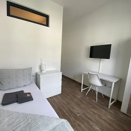 - Komfortable Einzelzimmer Und Doppelzimmer - Moderne Badezimmer, Schnelles Wlan, Self-check-in דירה