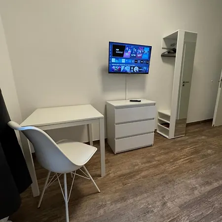 Bielefeld City Apartments - Komfortable Einzelzimmer Und Doppelzimmer - Modernes Badezimmer, Schnelles Wlan, Self-Check-In *