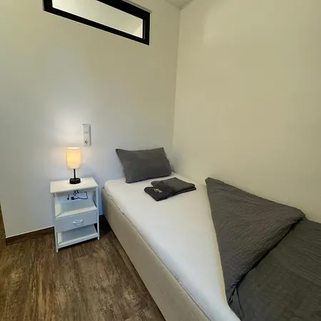 Apartamento - Komfortable Einzelzimmer Und Doppelzimmer - Moderne Badezimmer, Schnelles Wlan, Self-check-in