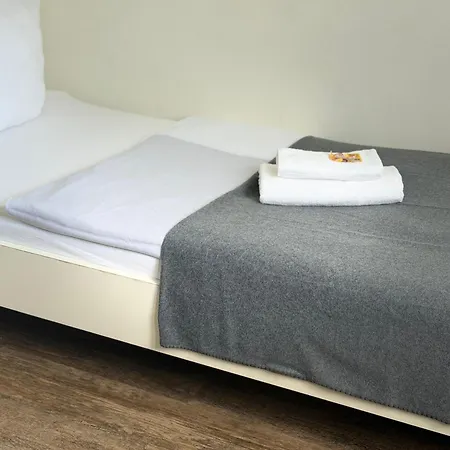 - Komfortable Einzelzimmer Und Doppelzimmer - Moderne Badezimmer, Schnelles Wlan, Self-check-in *