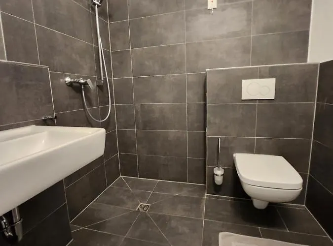 Bielefeld City Apartments - Komfortable Einzelzimmer Und Doppelzimmer - Modernes Badezimmer, Schnelles Wlan, Self-Check-In Bielefeld