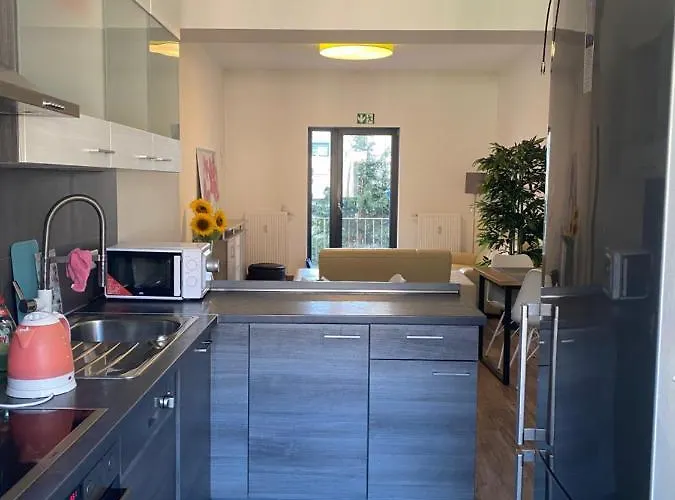 Bielefeld City Apartments - Komfortable Einzelzimmer Und Doppelzimmer - Modernes Badezimmer, Schnelles Wlan, Self-Check-In