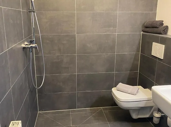 Bielefeld City Apartments - Komfortable Einzelzimmer Und Doppelzimmer - Modernes Badezimmer, Schnelles Wlan, Self-Check-In