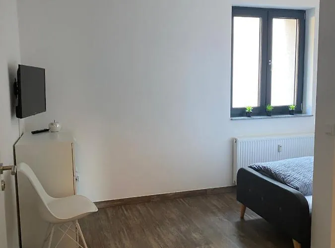 Bielefeld City Apartments - Komfortable Einzelzimmer Und Doppelzimmer - Modernes Badezimmer, Schnelles Wlan, Self-Check-In *