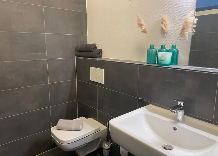 Bielefeld City Apartments - Komfortable Einzelzimmer Und Doppelzimmer - Moderne Badezimmer, Schnelles Wlan, Self-Check-In *