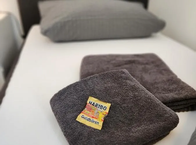 Bielefeld City Apartments - Komfortable Einzelzimmer Und Doppelzimmer - Modernes Badezimmer, Schnelles Wlan, Self-Check-In *