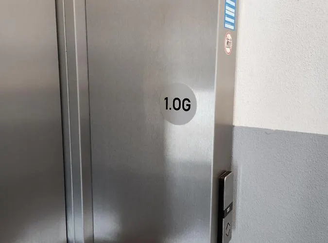 Appartement - Komfortable Einzelzimmer Und Doppelzimmer - Moderne Badezimmer, Schnelles Wlan, Self-check-in *