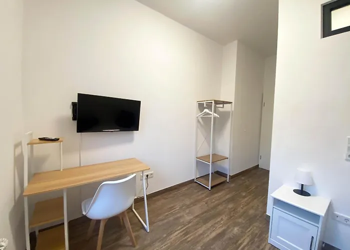 Bielefeld City Apartments - Komfortable Einzelzimmer Und Doppelzimmer - Modernes Badezimmer, Schnelles Wlan, Self-Check-In *